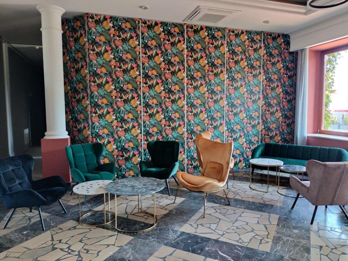 Hotel Sphinx Zabia Wola Dış mekan fotoğraf