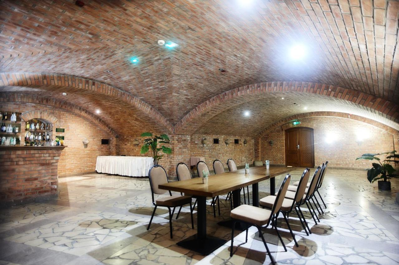 Hotel Sphinx Zabia Wola Dış mekan fotoğraf