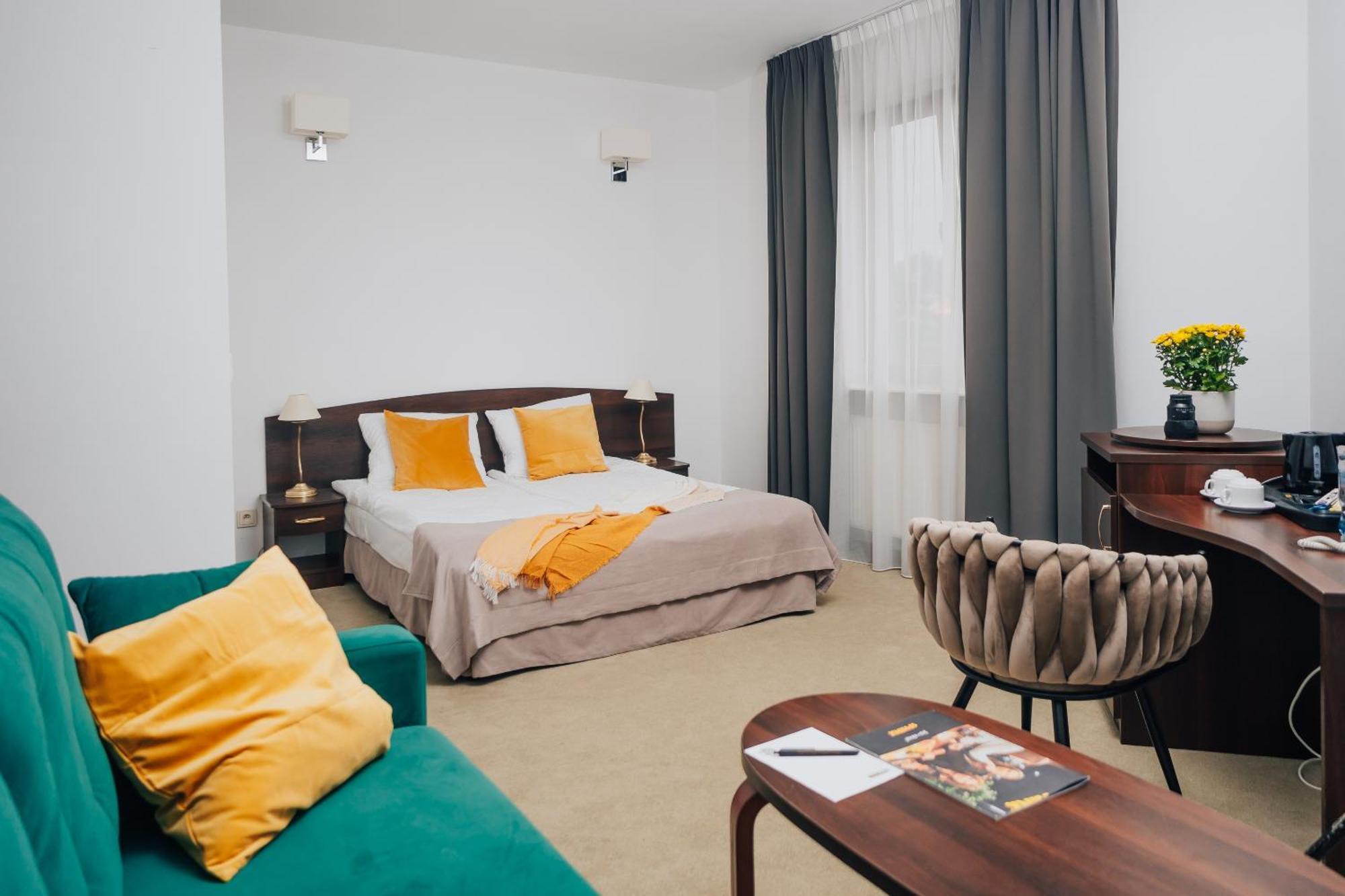 Hotel Sphinx Zabia Wola Dış mekan fotoğraf