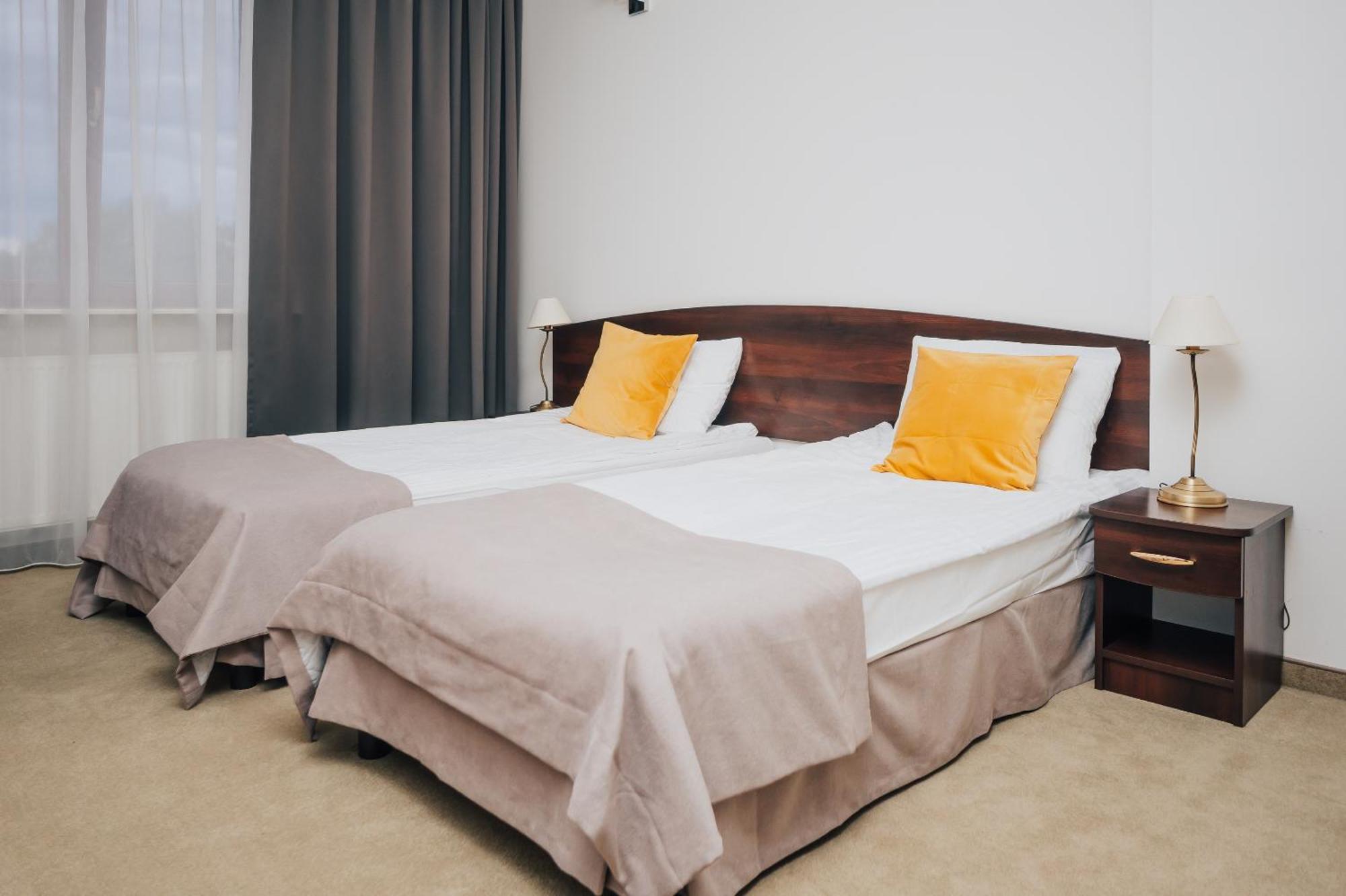 Hotel Sphinx Zabia Wola Dış mekan fotoğraf